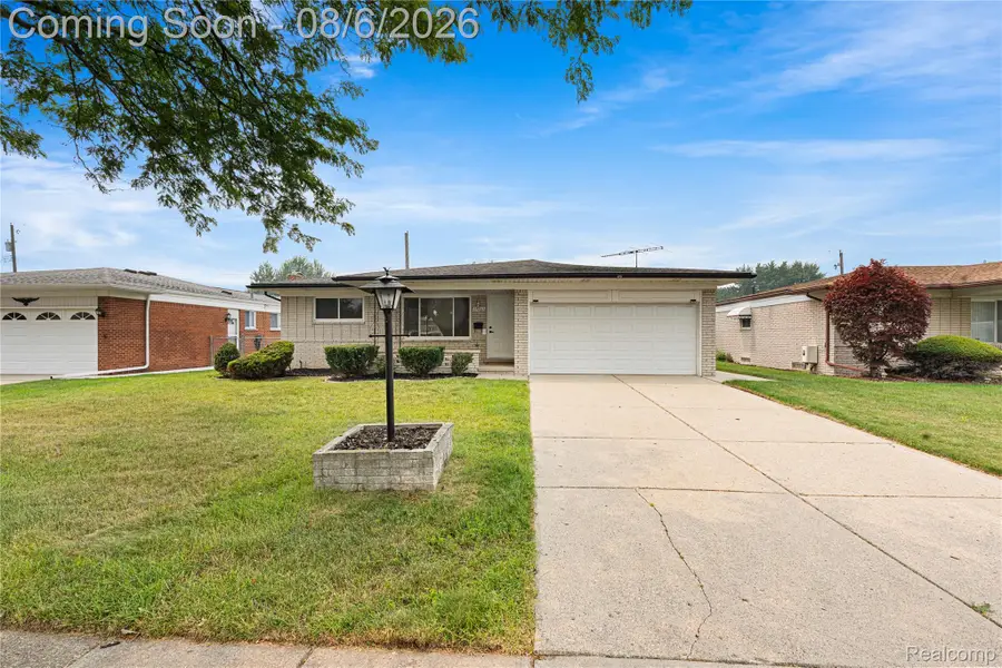 35203 Eden Park Drive, Sterling Heights, MI 48312 - #2