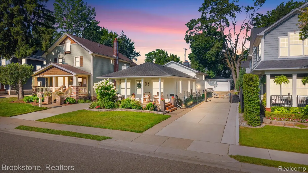 313 N Castell Avenue, Rochester, MI 48307 - #1