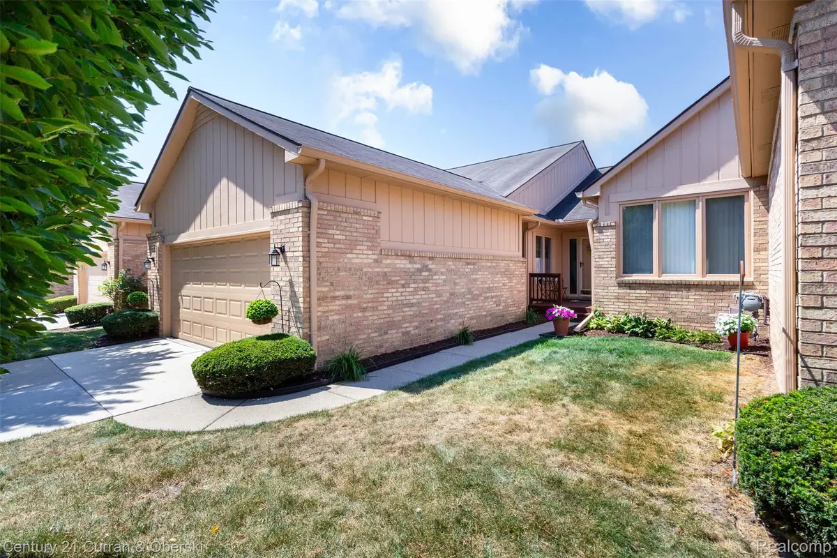 35181 White Pine Trail, Farmington, MI 48335 - #1