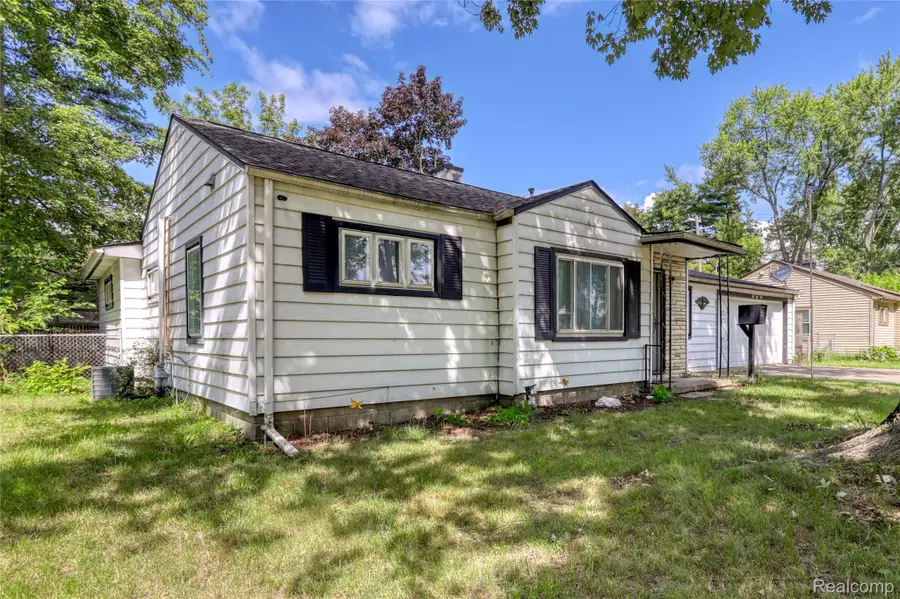 5850 Daniels Street, Taylor, MI 48180 - #2