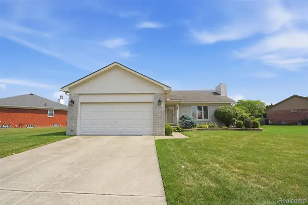 47428 Pamela Drive, Macomb, MI 48044