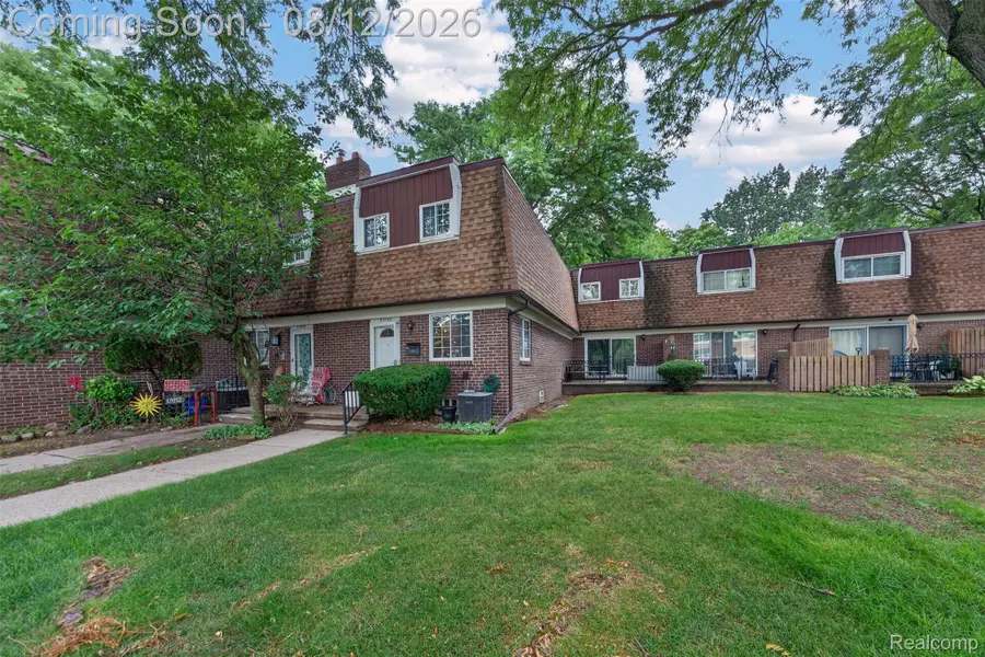 37050 W Aragona Drive W #23, Clinton Township, MI 48036 - #3