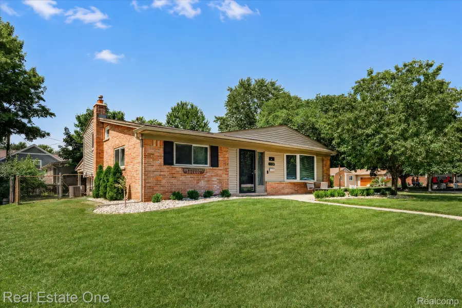 1355 N Oak Street, Rochester, MI 48307 - #2