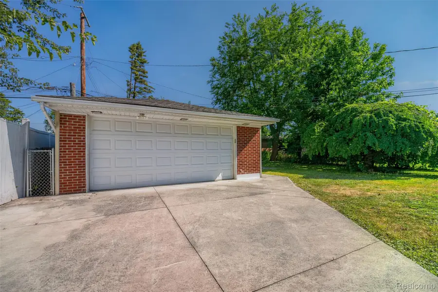 32126 Harvard Street, Westland, MI 48186 - #3