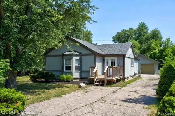 21198 Cass Street, Farmington, MI 48335
