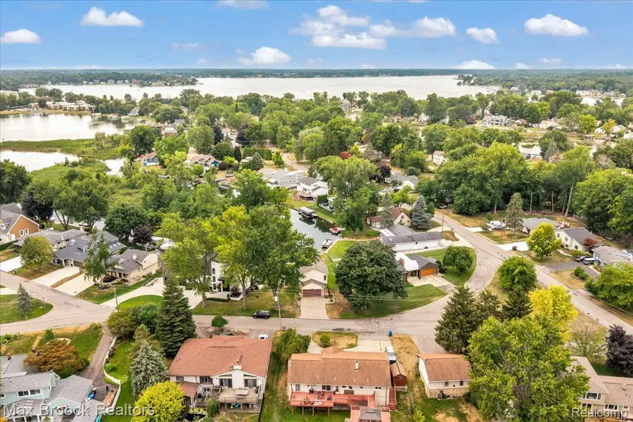 1025 Otter Avenue, Waterford, MI 48328 - #2