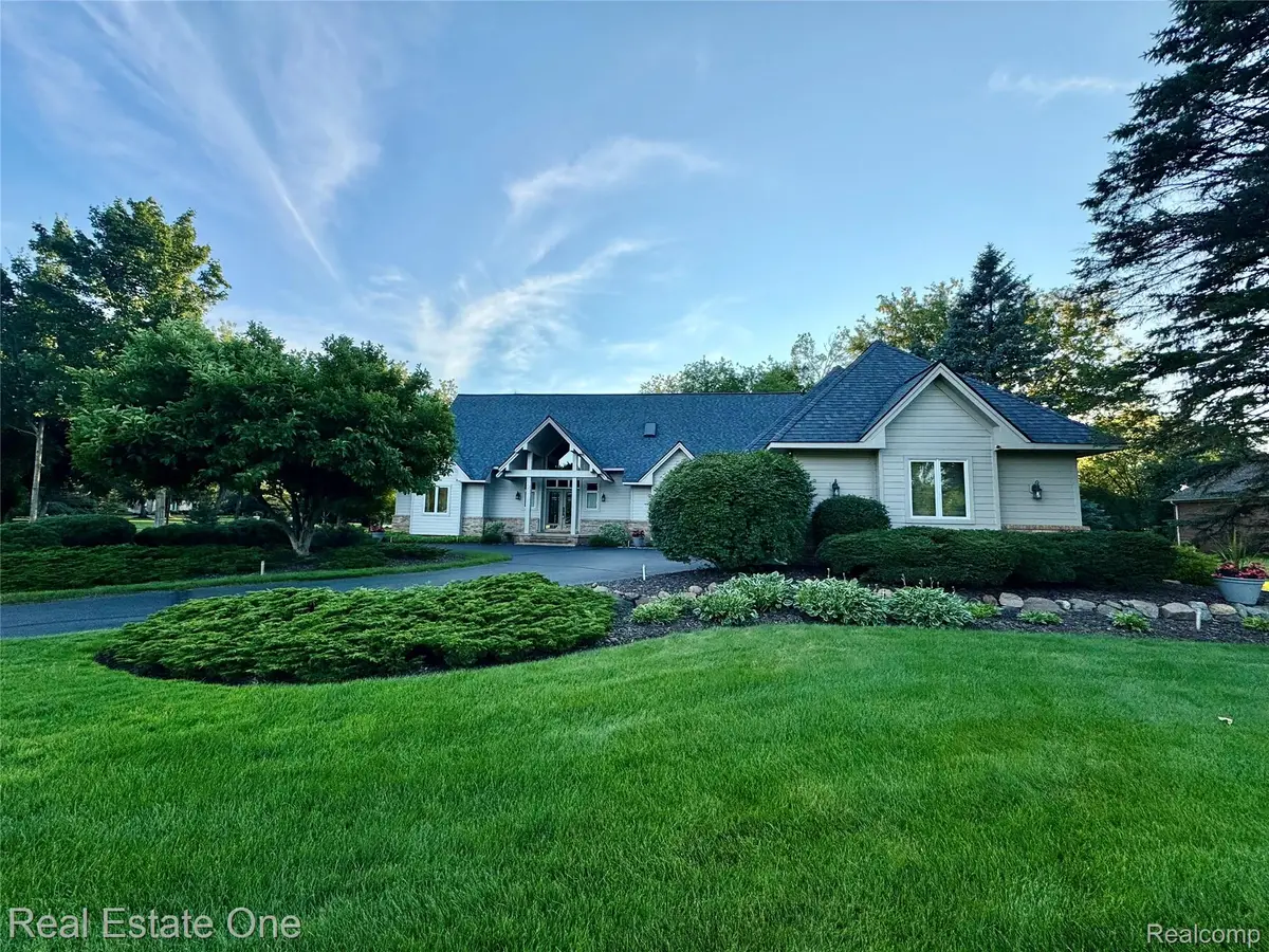 716 Bristol Lane, Orion, MI 48348 - #1