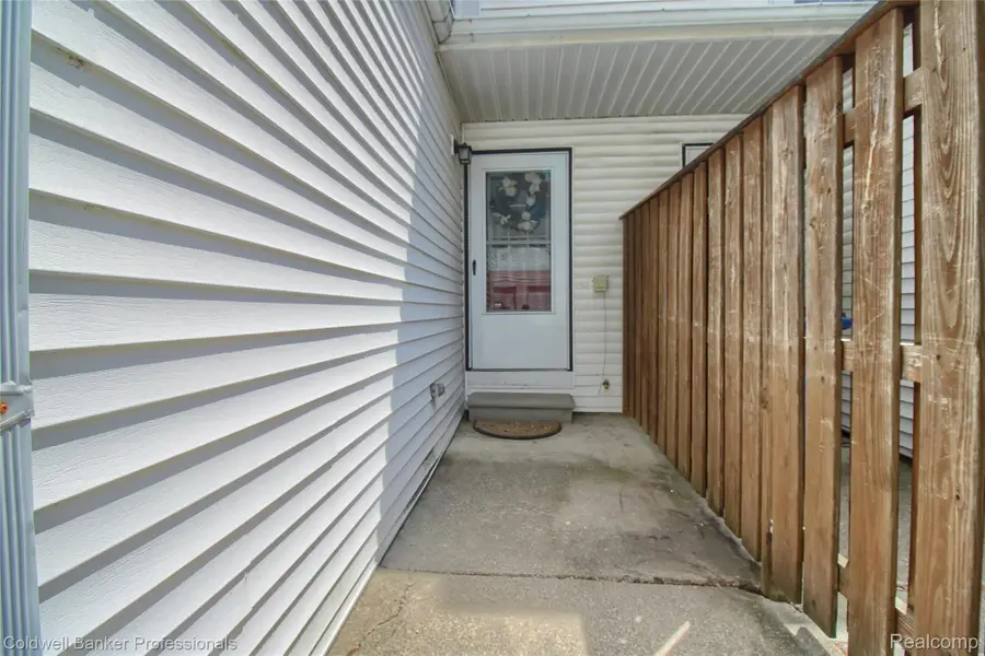 38351 Warner Farms Drive S, Westland, MI 48185 - #2