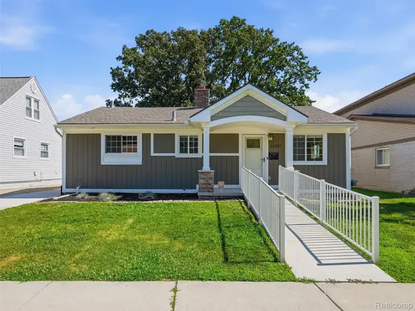 23239 Detour Street, StClairShores, MI 48082