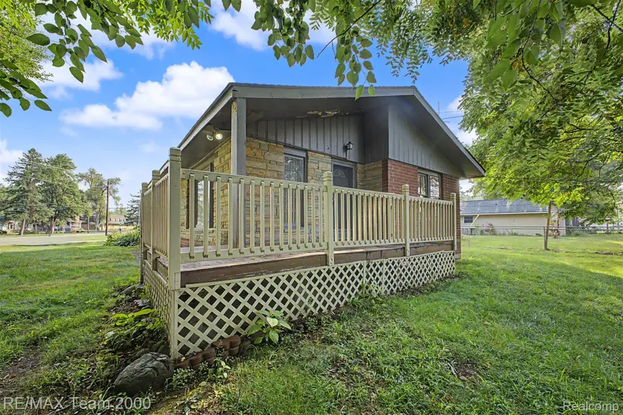 9415 Tobine Street, Romulus, MI 48174 - #2