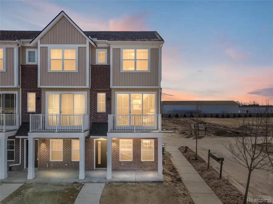 30037 Center Street #20, New Hudson, MI 48165 - #2