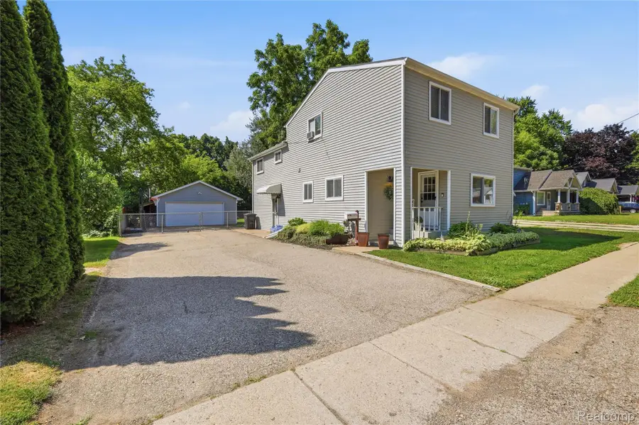 572 Atwater Street, Lake Orion, MI 48362 - #2