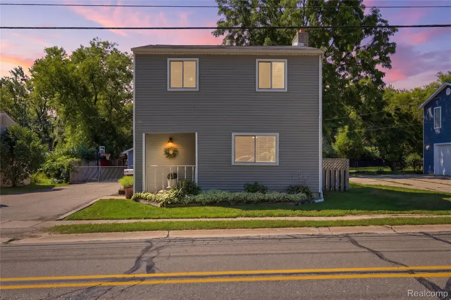 572 Atwater Street, Lake Orion, MI 48362 - #3