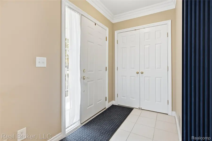 5748 Hampshire Lane, Ypsilanti, MI 48197 - #3