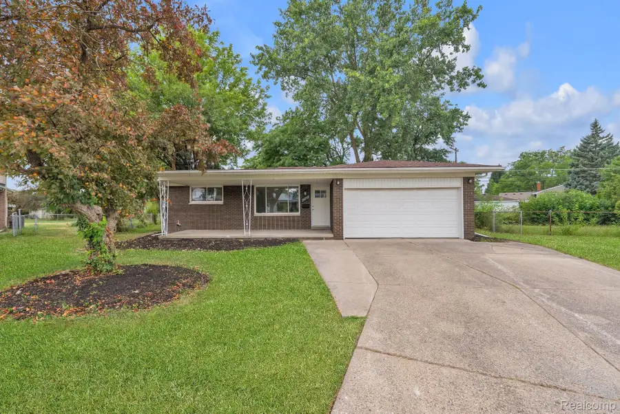34715 Robinson Court, Sterling Heights, MI 48310 - #3