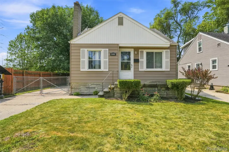 2400 Guthrie Avenue, Royal Oak, MI 48067 - #2