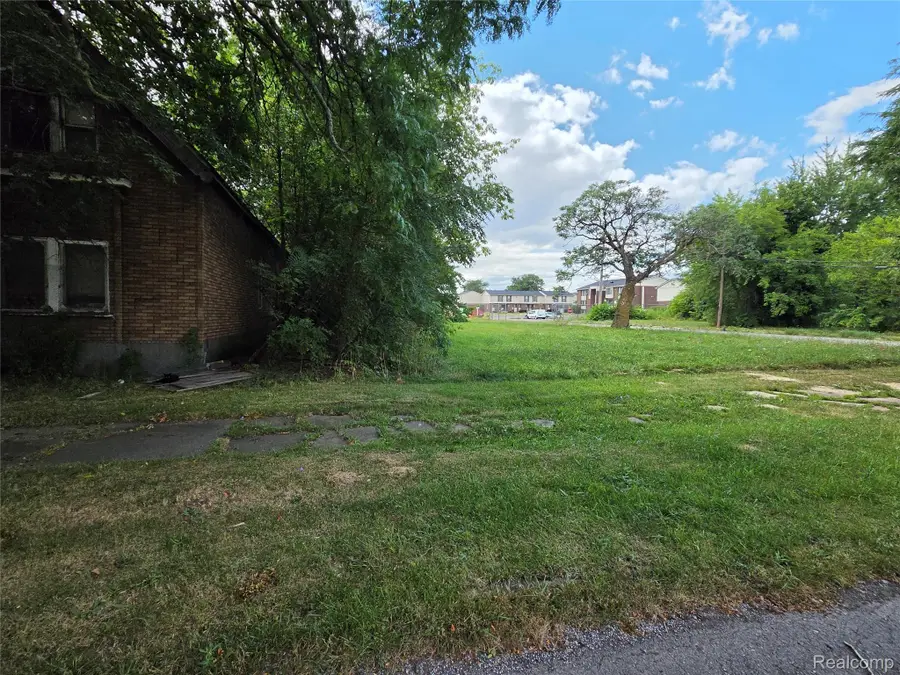 2621 Ash Street, Detroit, MI 48208 - #3