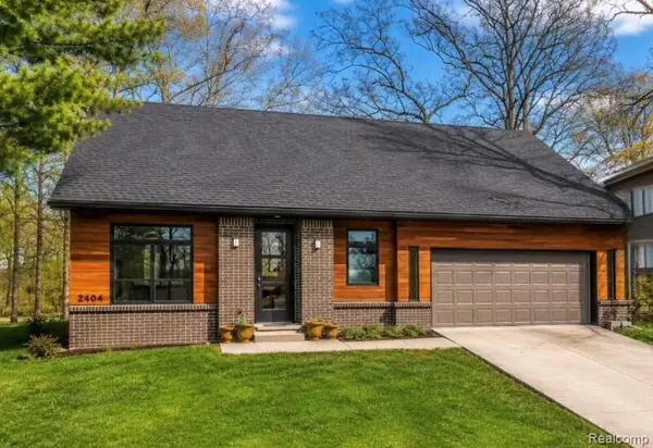 2404 Uplong Street, WestBloomfield, MI 48324