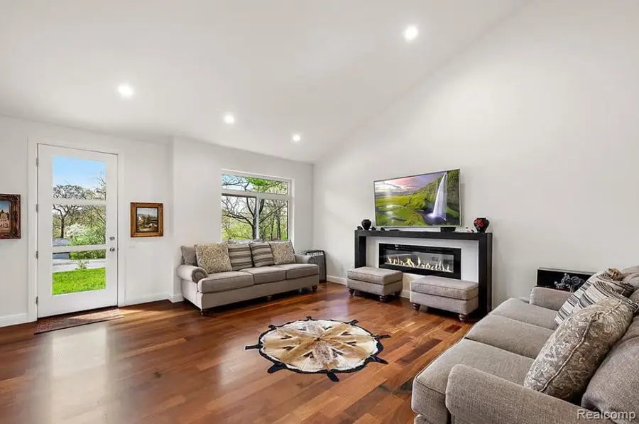 2404 Uplong Street, West Bloomfield, MI 48324 - #2