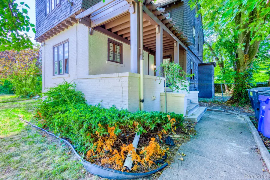 8129 E Lafayette Street, Detroit, MI 48214 - #2