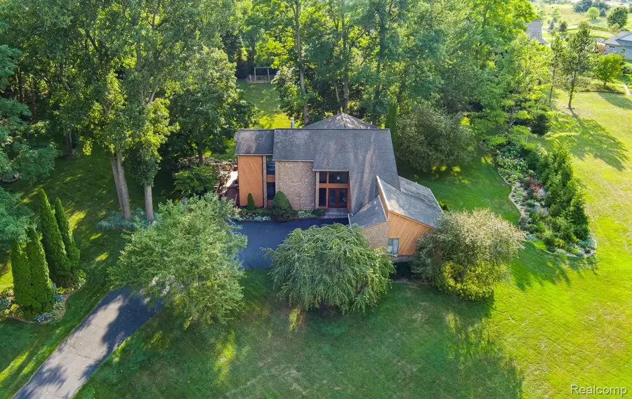 7880 Deerhill Drive, Clarkston, MI 48346 - #3