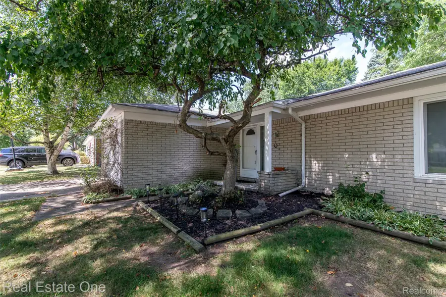30290 Old Stream Street, Southfield, MI 48076 - #3
