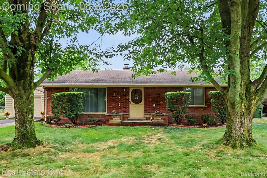 51341 Neumaier Drive, Utica, MI 48316 - #2