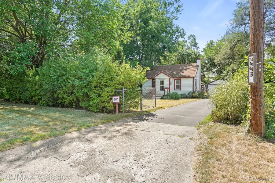 883 Jerome Avenue, Ypsilanti, MI 48198 - #2