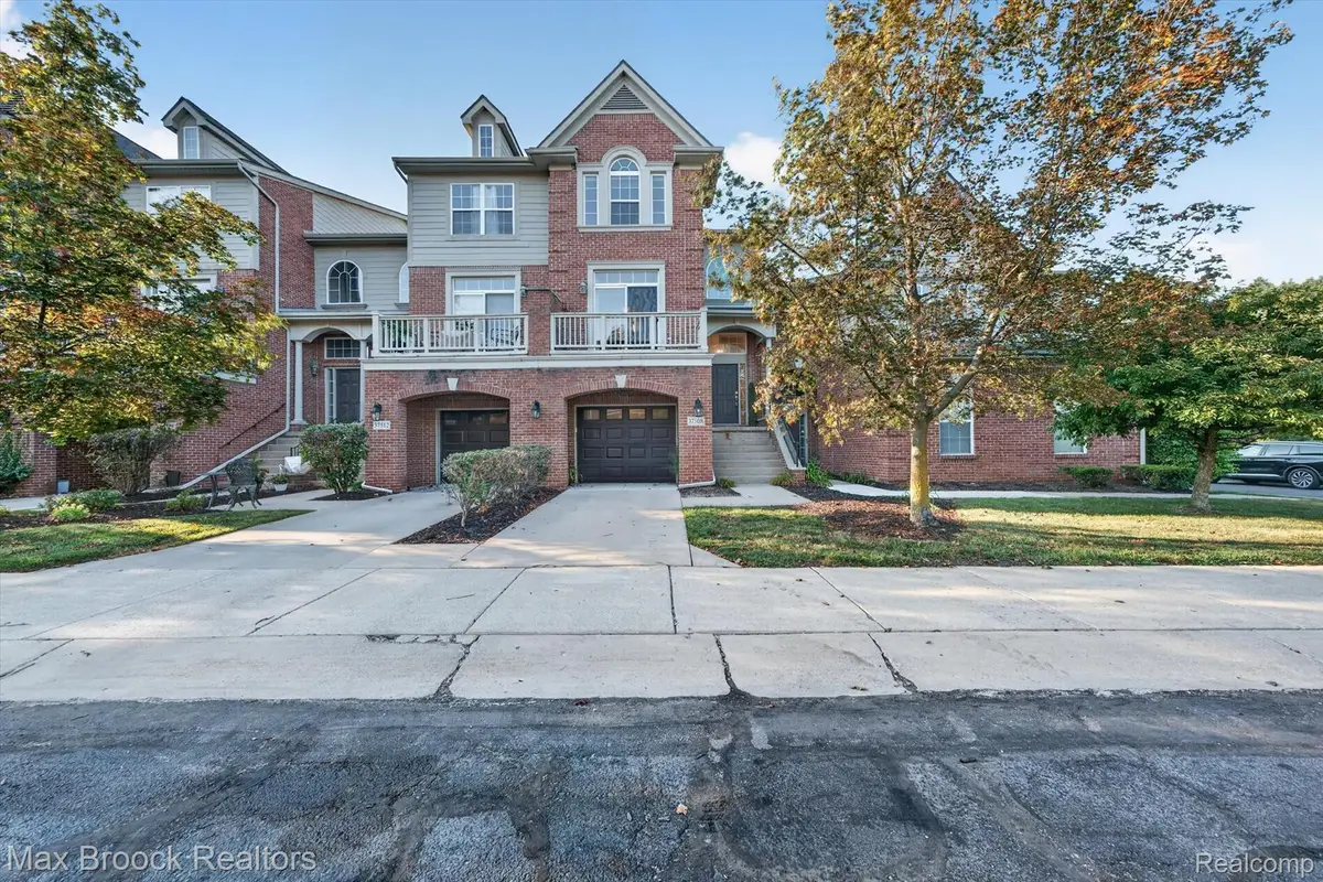 37508 Newburgh Park Circle, Livonia, MI 48152 - #1
