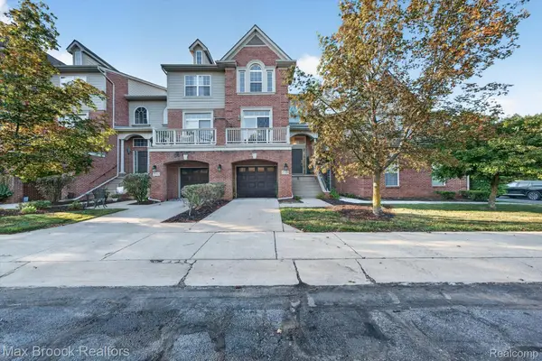 37508 Newburgh Park Circle, Livonia, MI 48152