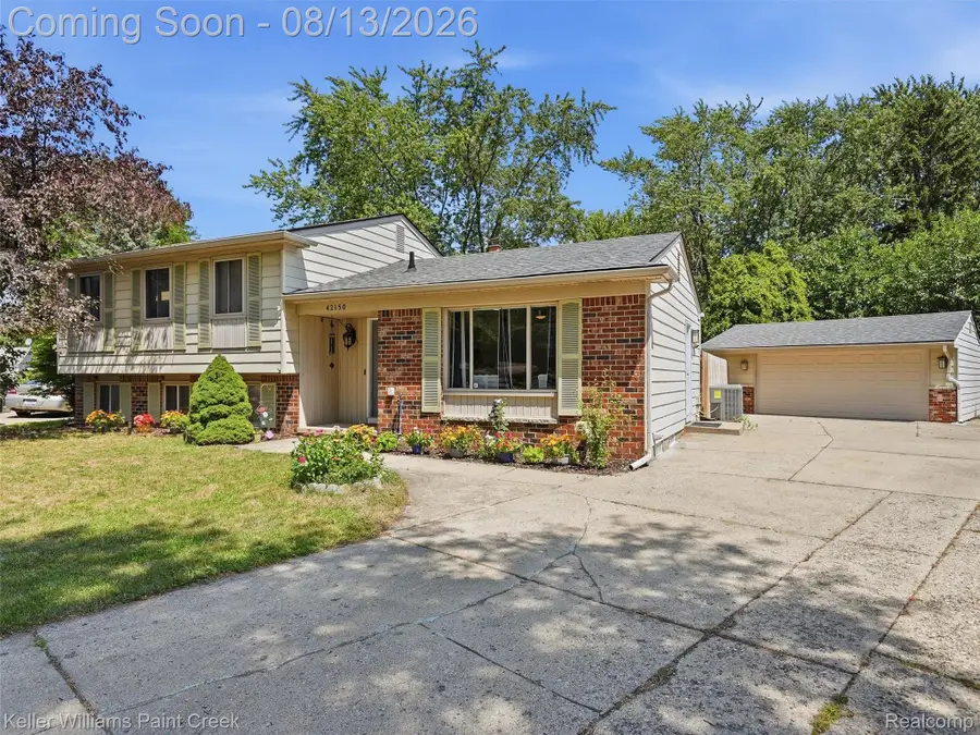 42150 Trinity Court, Sterling Heights, MI 48313 - #2