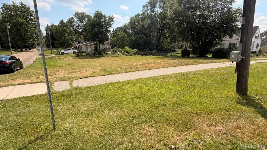 3006 Greenwood Drive, Rochester Hills, MI 48309 - #2
