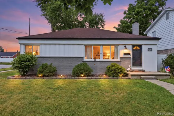 6705 Whitby Street, GardenCity, MI 48135