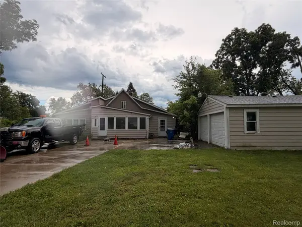 6163 Lanman Drive, Waterford, MI 48329