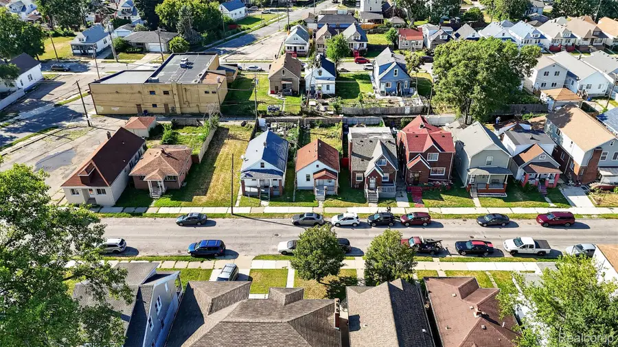 5105 Yemans Street, Hamtramck, MI 48212 - #2