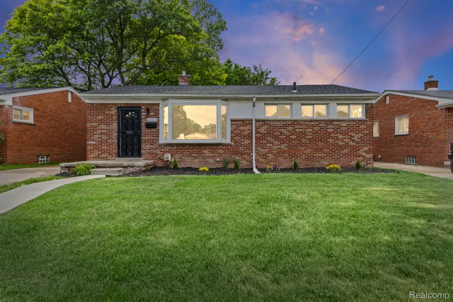 22121 Whitmore Street, Oak Park, MI 48237 - #2