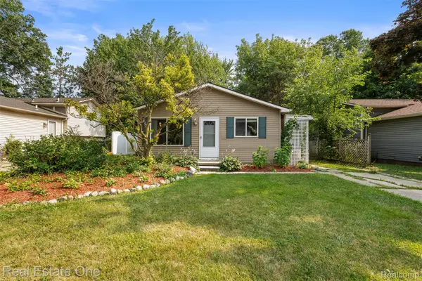 718 Miller Road, LakeOrion, MI 48362