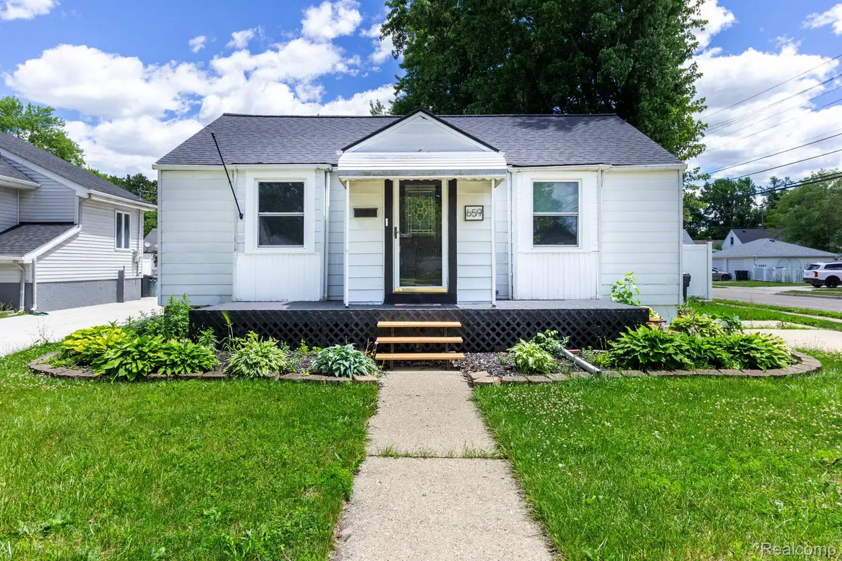 659 Gargantua Avenue, Clawson, MI 48017 - #1