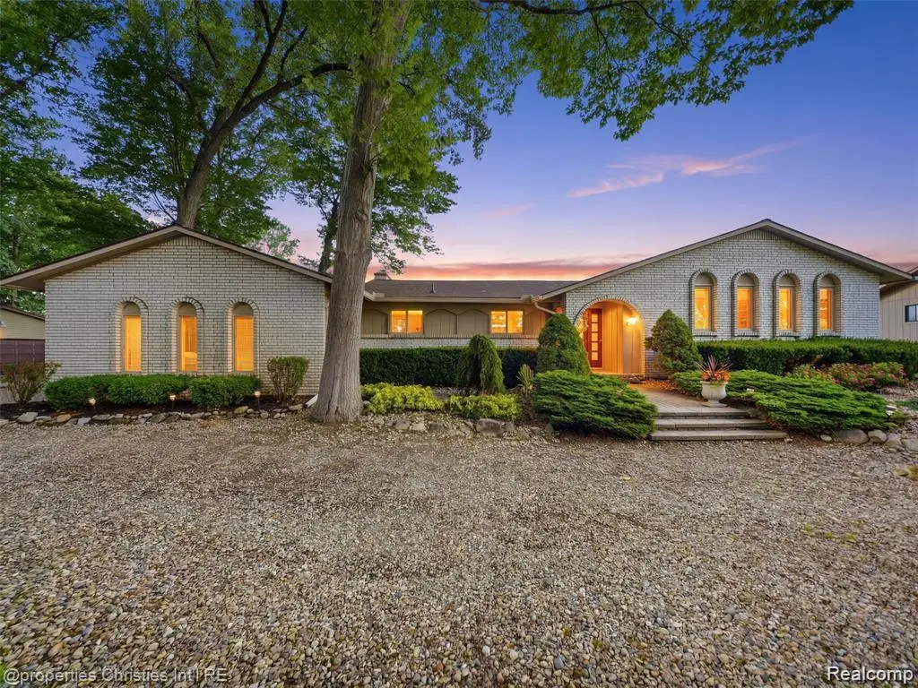 1721 Imperial Drive, Highland, MI 48356 - #1