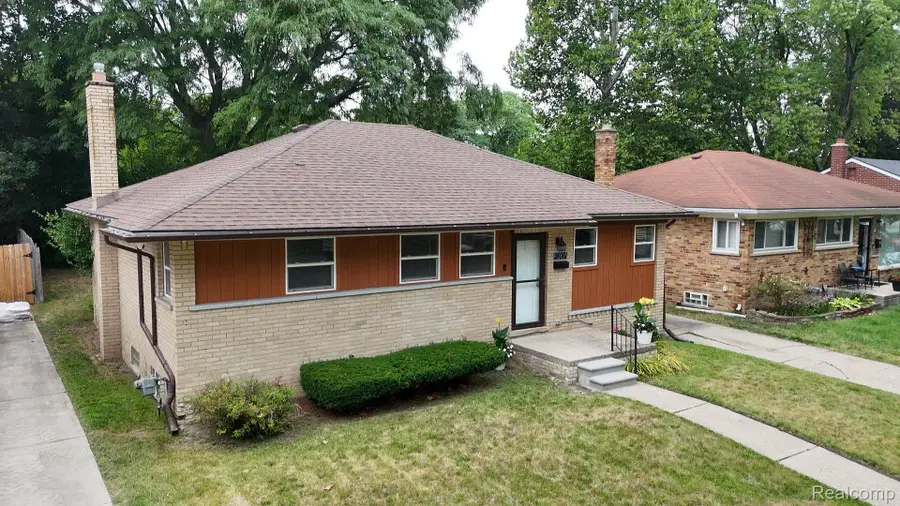 24061 Rensselaer Street, Oak Park, MI 48237 - #2