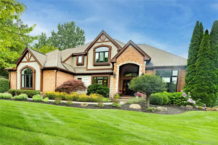 7712 Parkcrest Circle, Clarkston, MI 48348 - #2