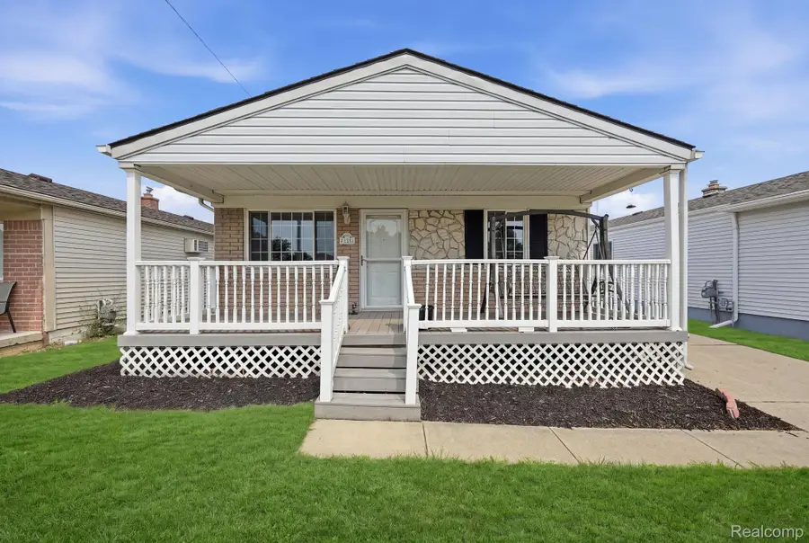 20147 Lakeworth Street, Roseville, MI 48066 - #3