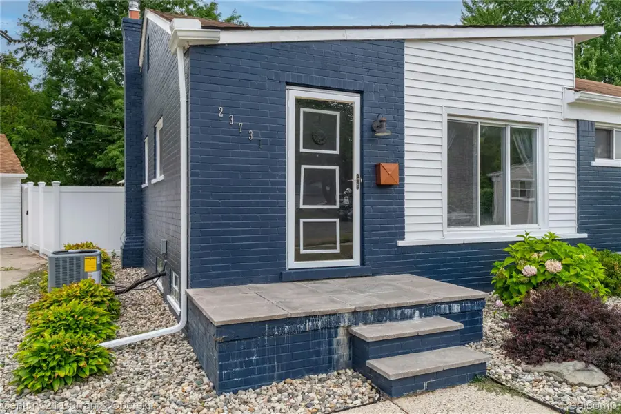 23731 Ely Court, Farmington, MI 48336 - #2