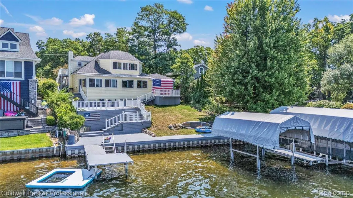 16 S North Shore Drive, Lake Orion, MI 48362 - #1