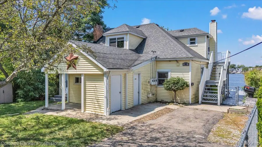 16 S North Shore Drive, Lake Orion, MI 48362 - #3