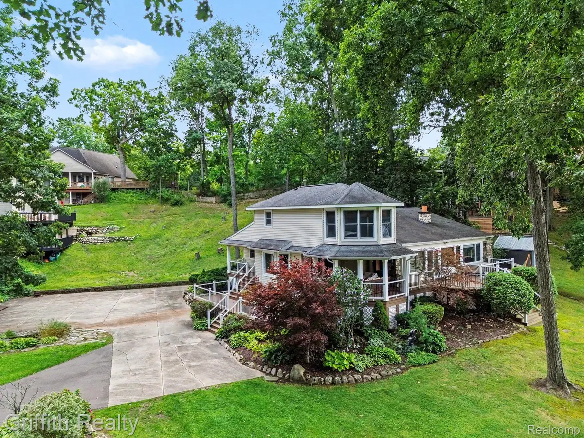 4550 Clifford Road, Brighton, MI 48116 - #1