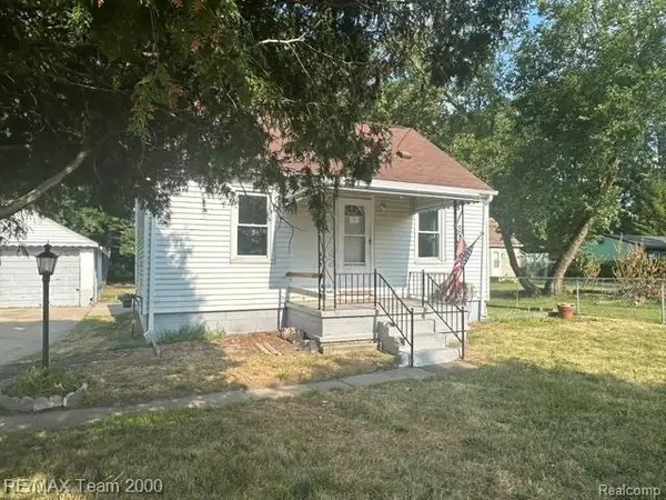 21604 Sunset Avenue, Warren, MI 48091