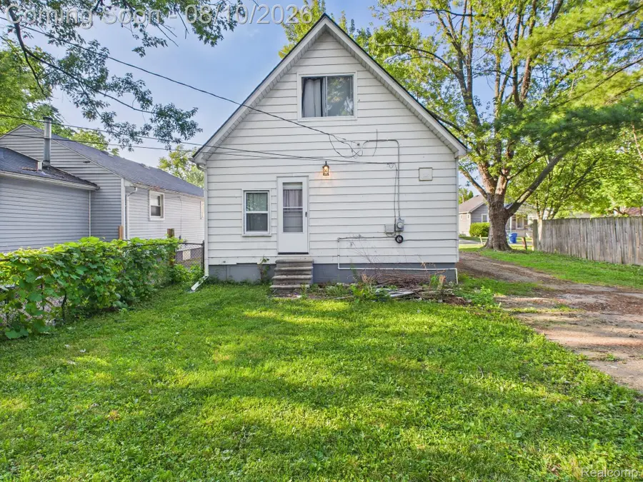 8262 Packard Avenue, Warren, MI 48089 - #3