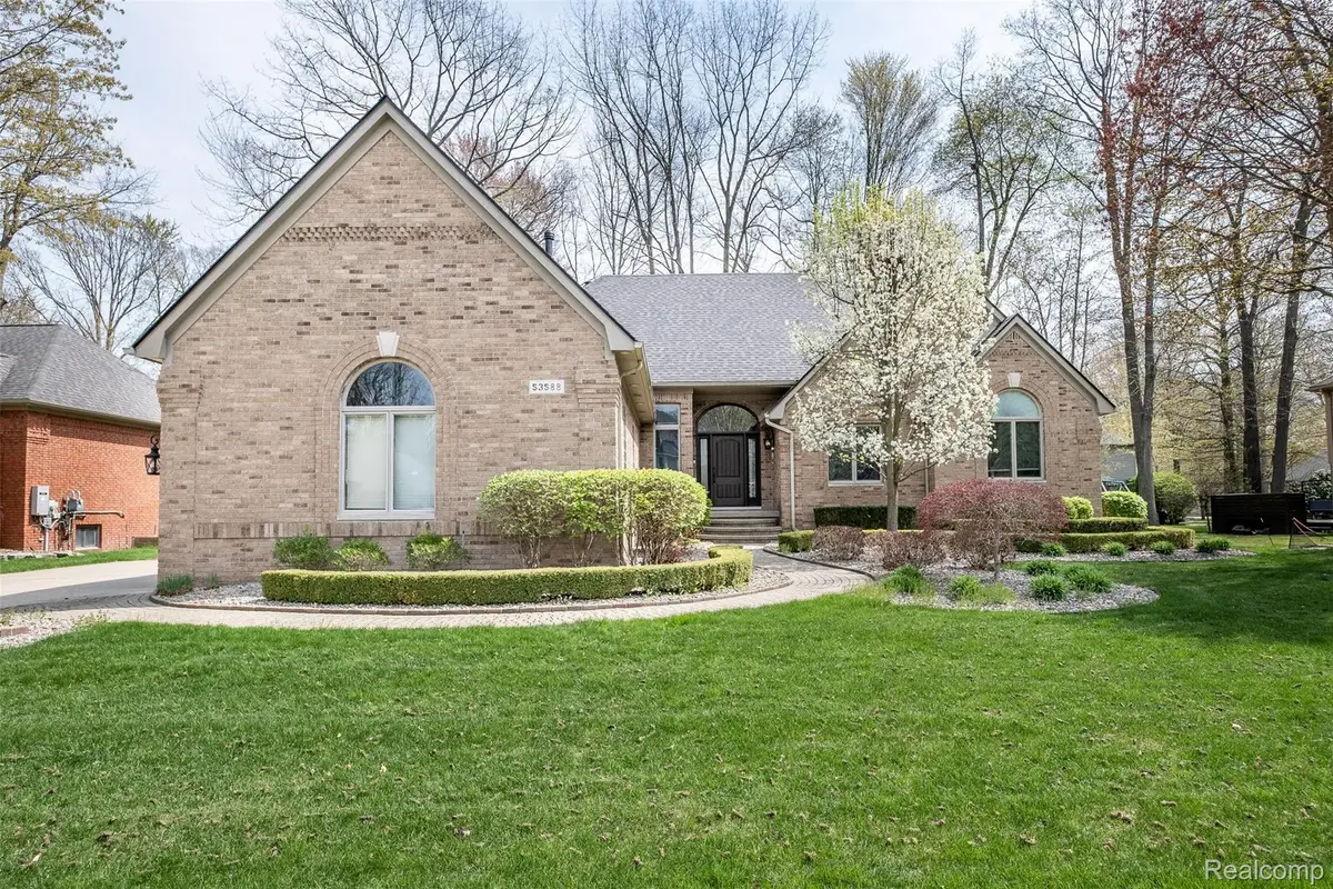 53588 Oak Grove, Utica, MI 48315 - #1