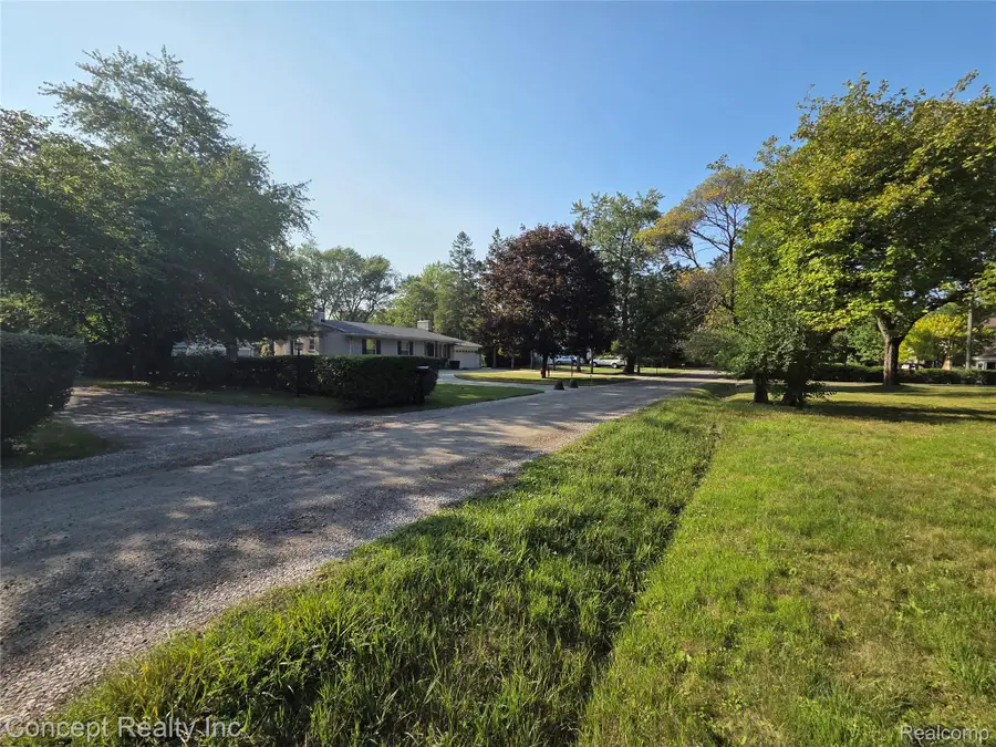 21467 Jewell Court, Grosse Ile, MI 48138 - #3